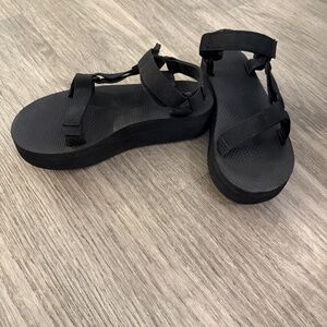Teva Flatform Universal Sandal